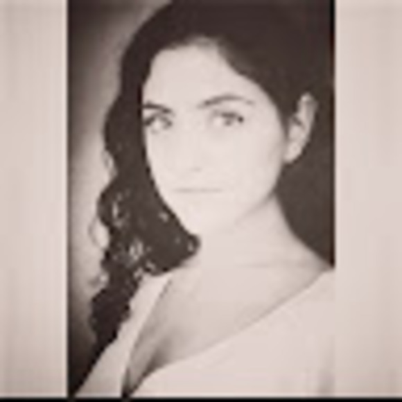 Meet your Posher, Kamelia - Picture 1 of 1